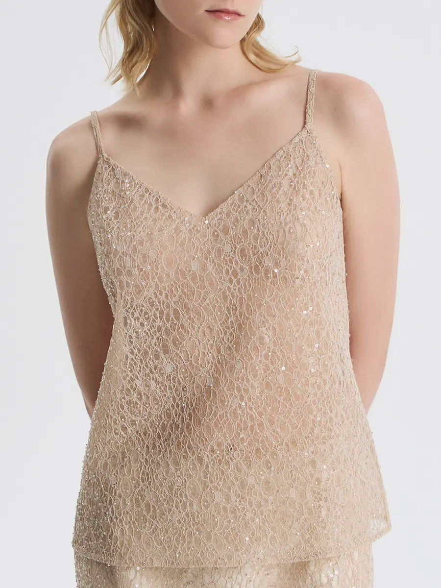 Топ с вышивкой