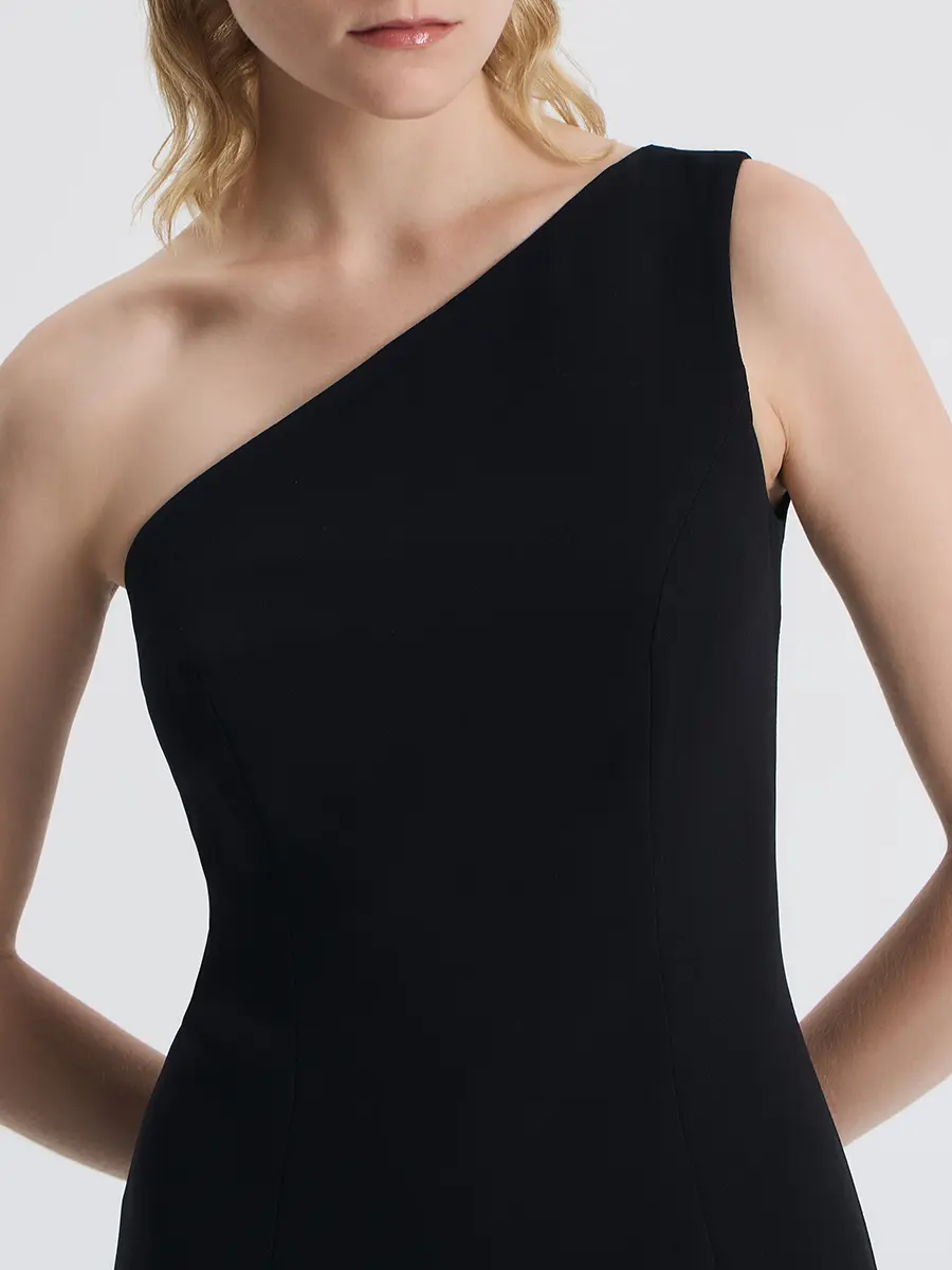 Платье на одно плечо