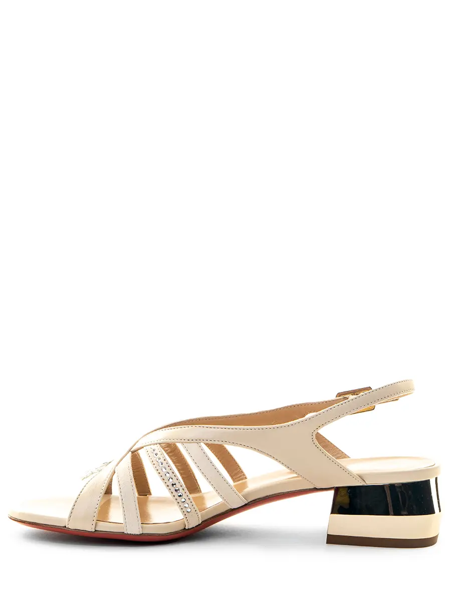 Босоножки кожаные