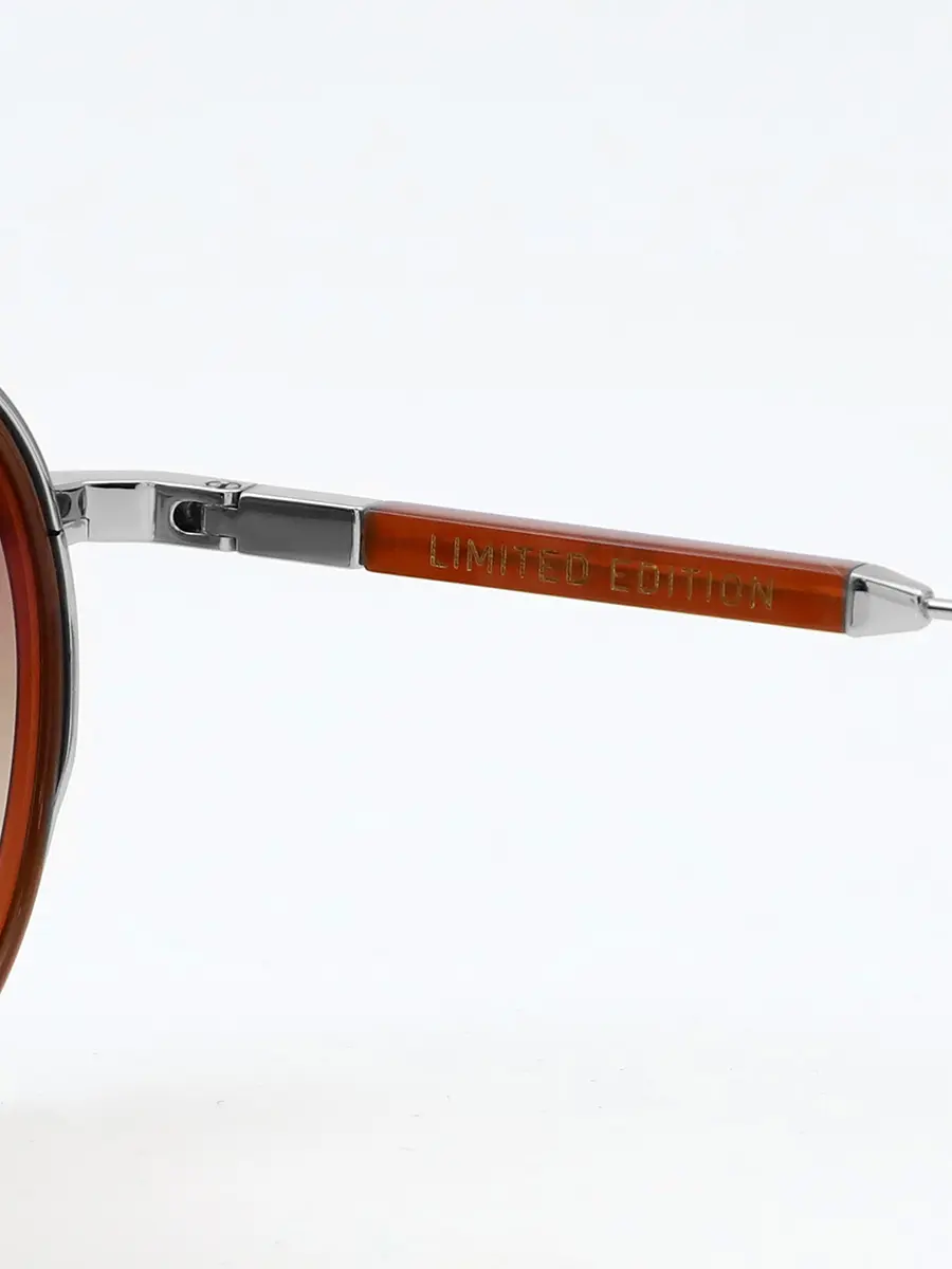 Очки солнцезащитные