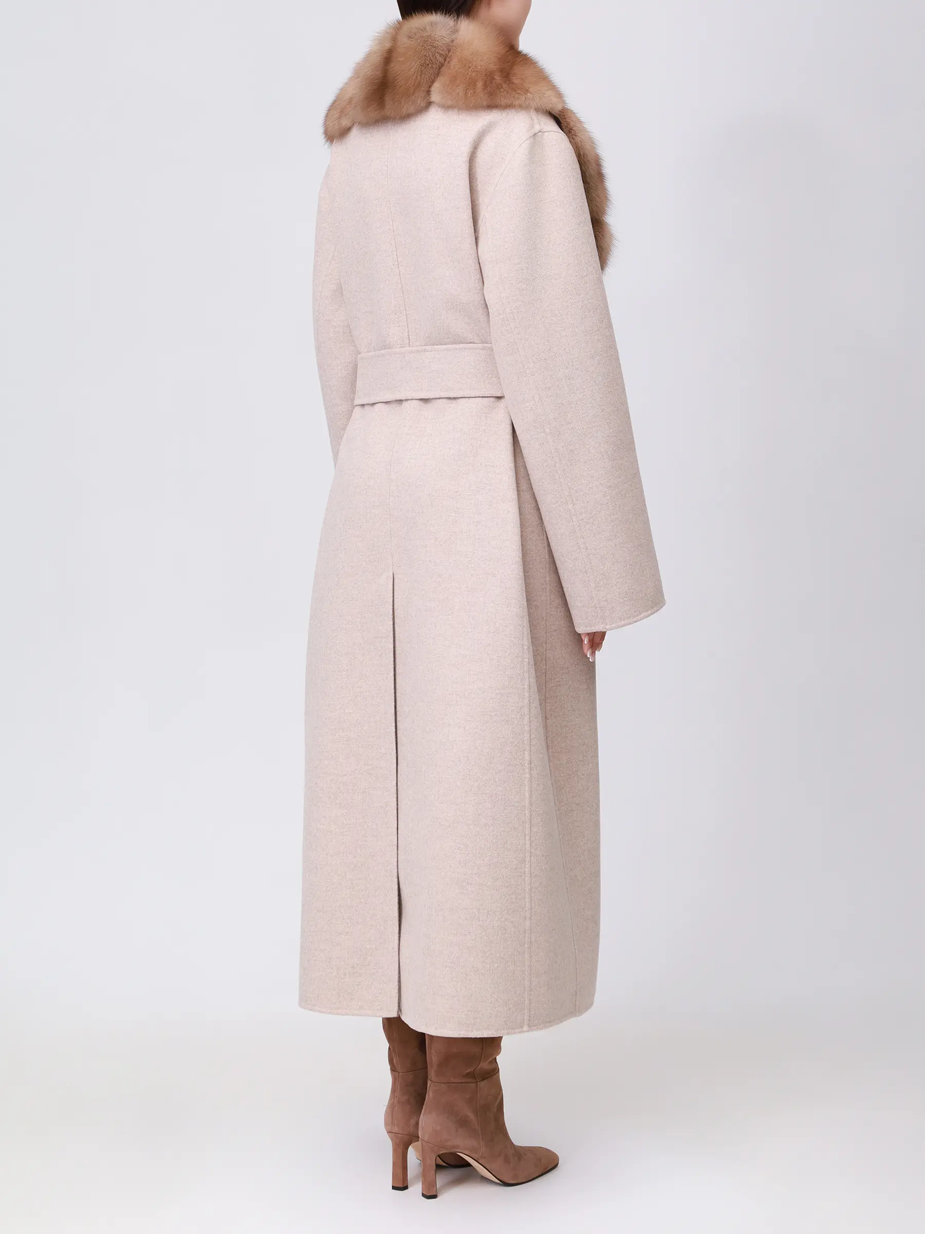 Пальто из кашемира и шерсти с мехом соболя