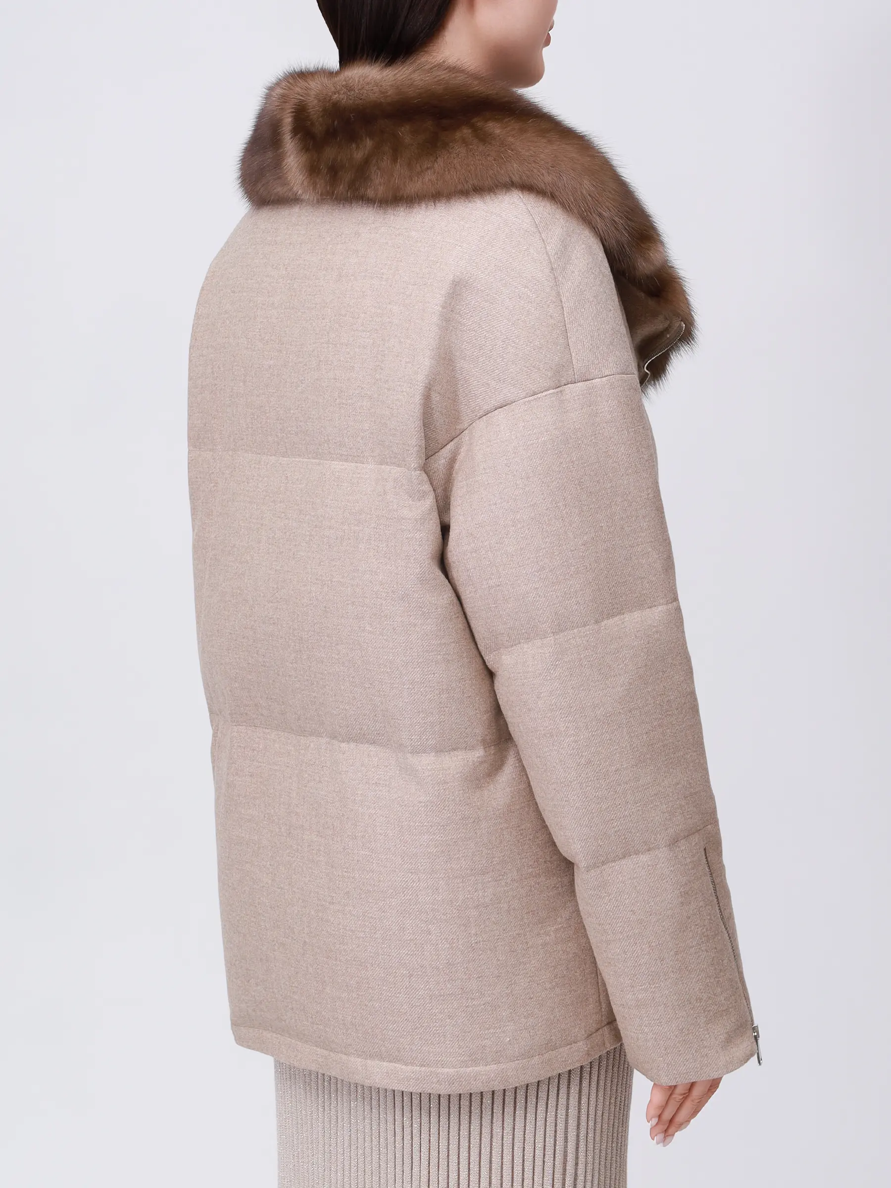 Пуховик из кашемира и шерсти с мехом соболя