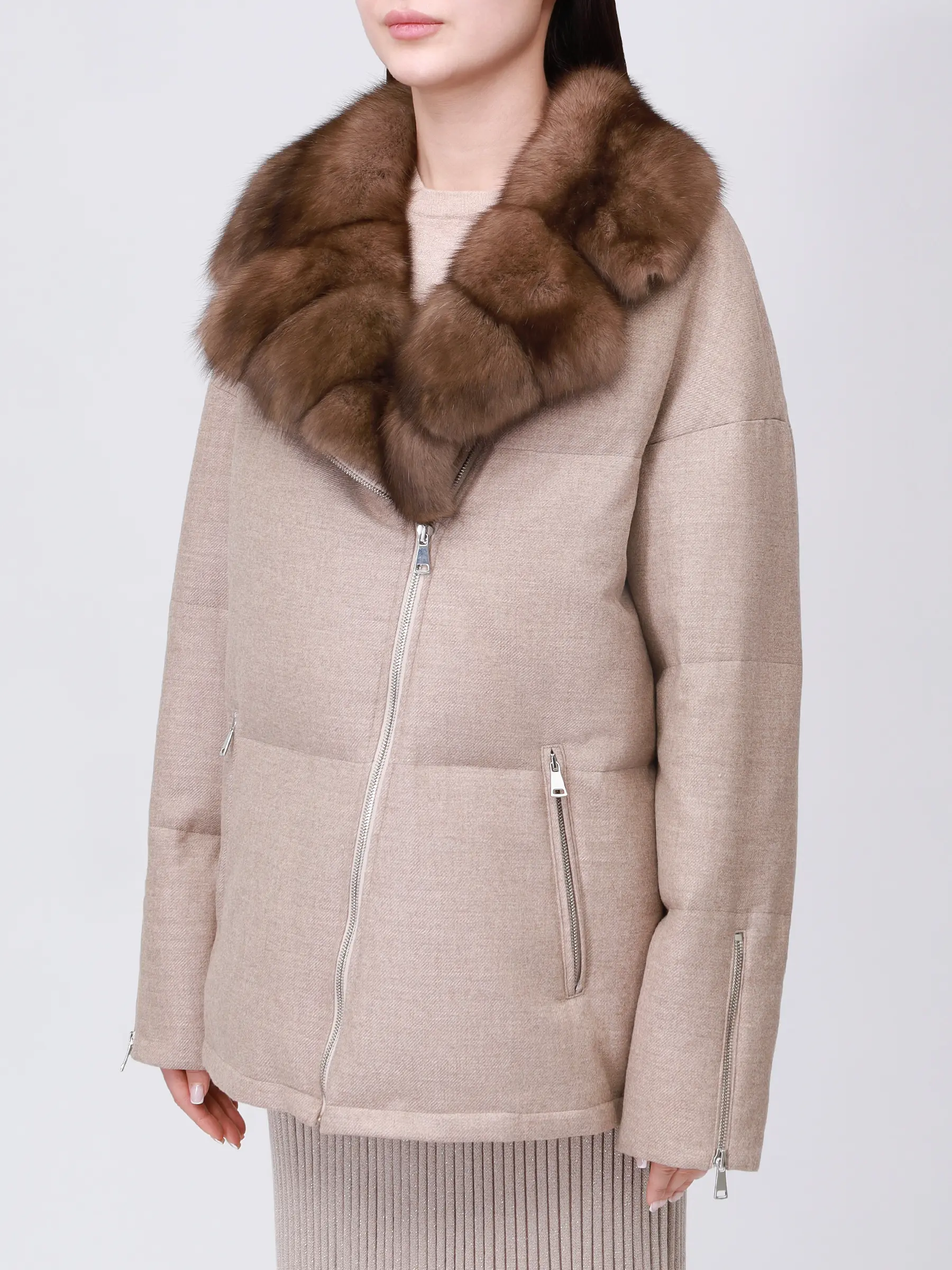 Пуховик из кашемира и шерсти с мехом соболя