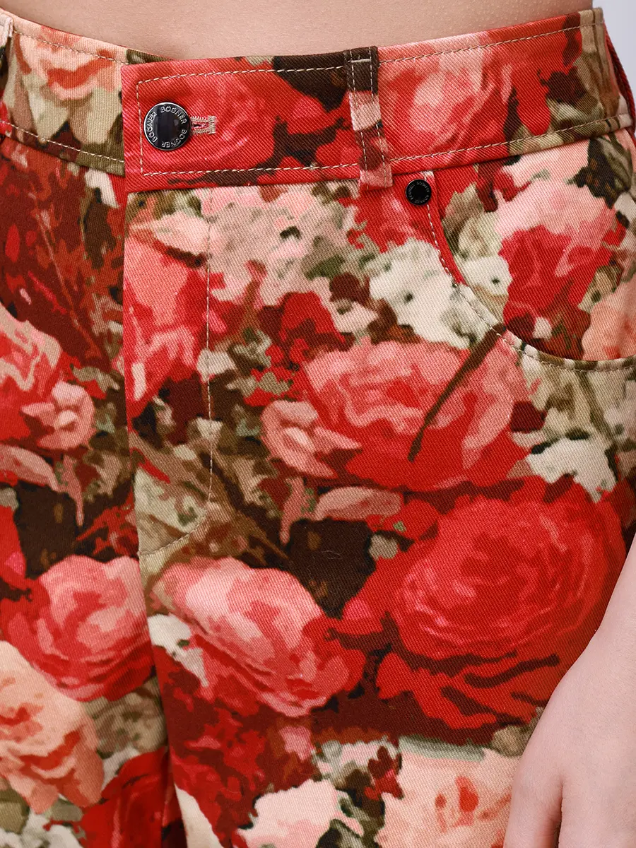 Джинсы с цветочным принтом