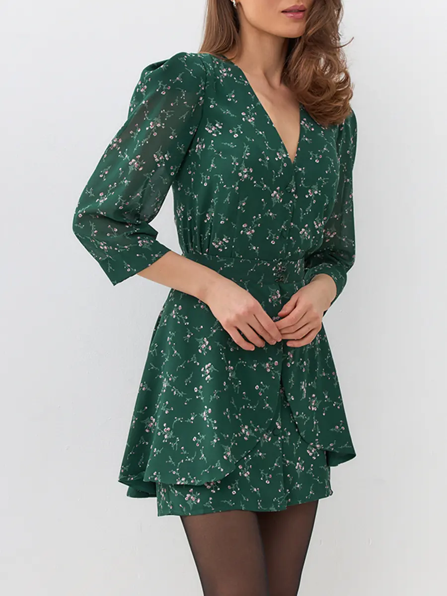 Платье с баской