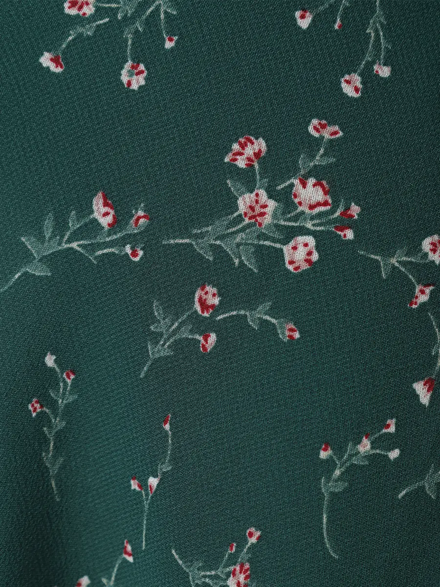 Платье с баской