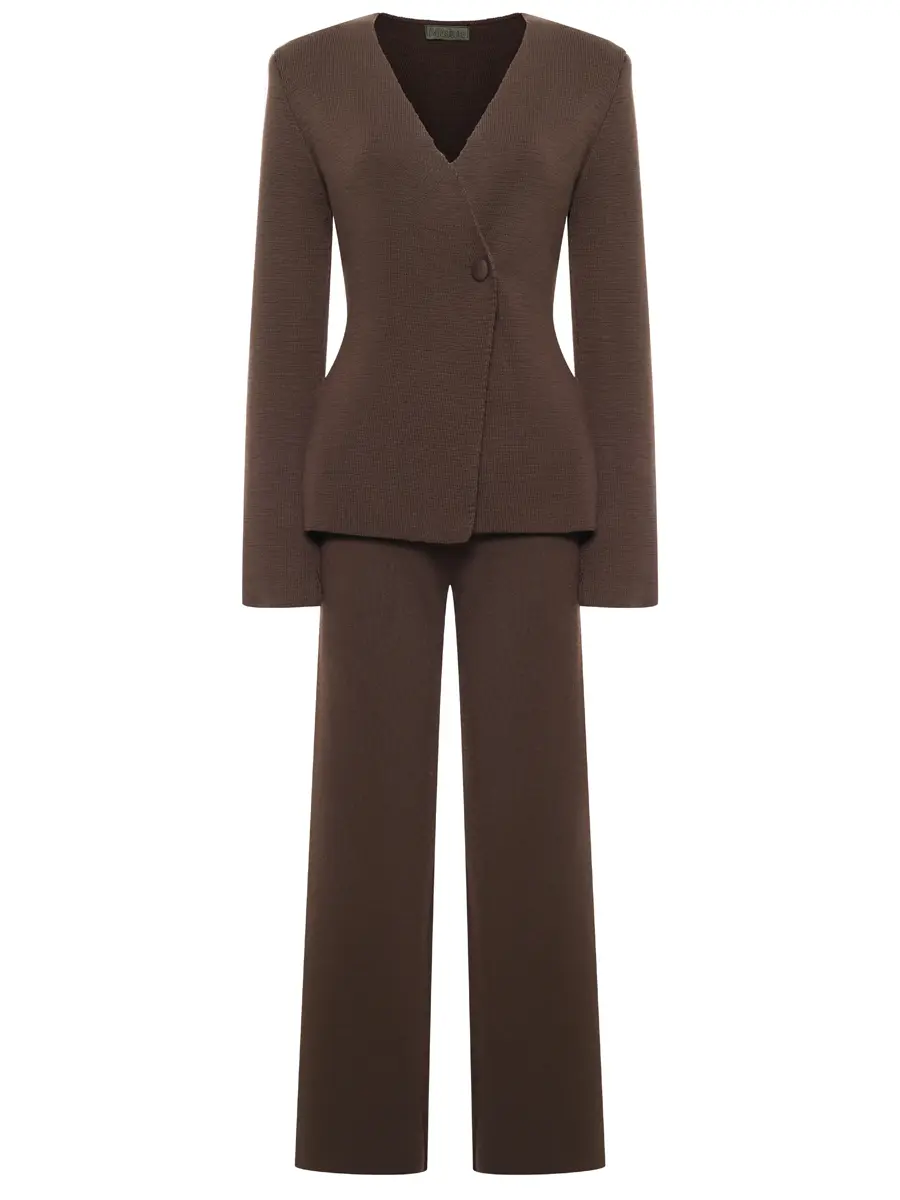 Костюм однотонный