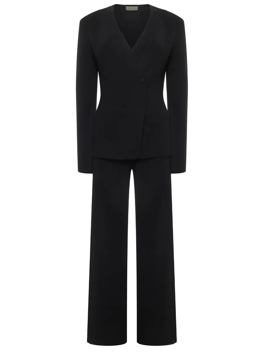 Костюм однотонный