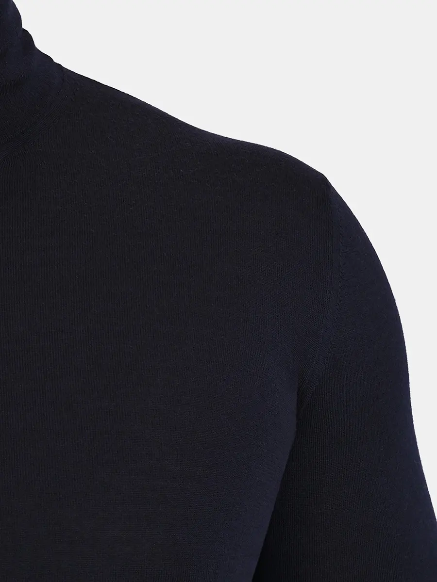 Свитер шерстяной