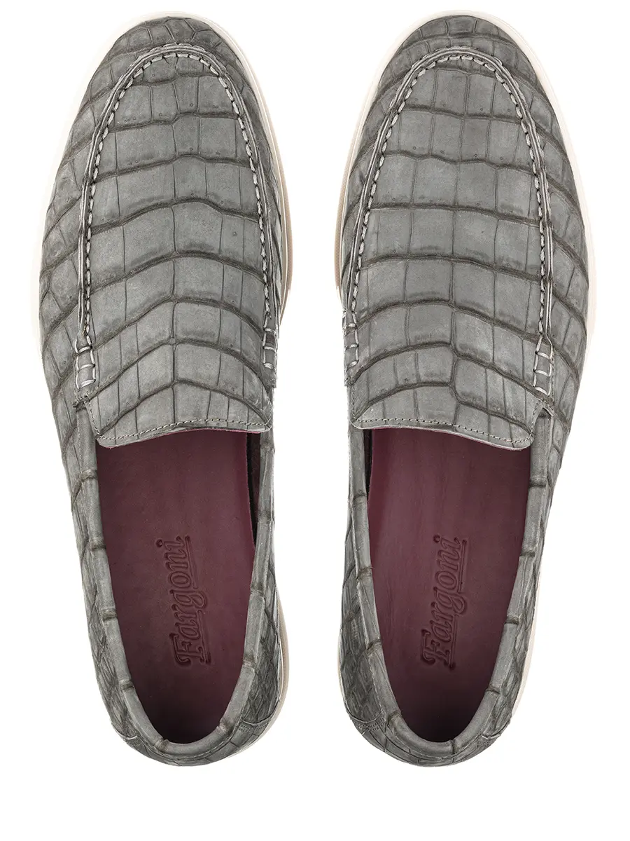 Лоферы из кожи крокодила