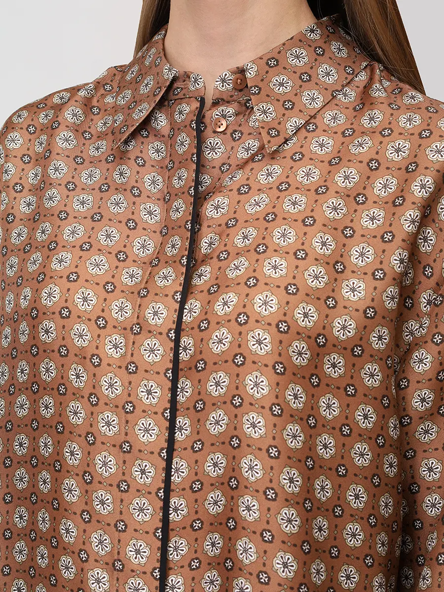 Костюм шелковый