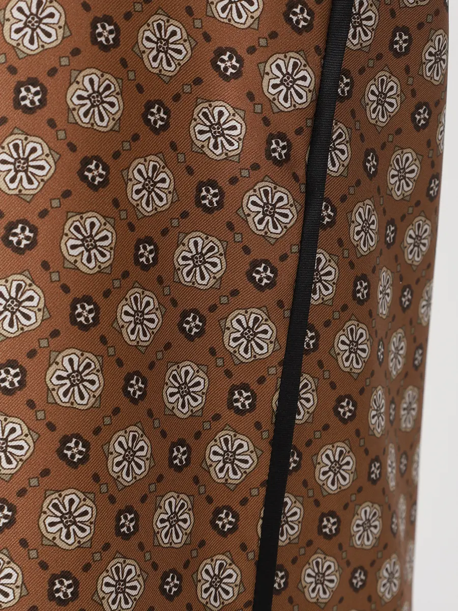 Костюм шелковый