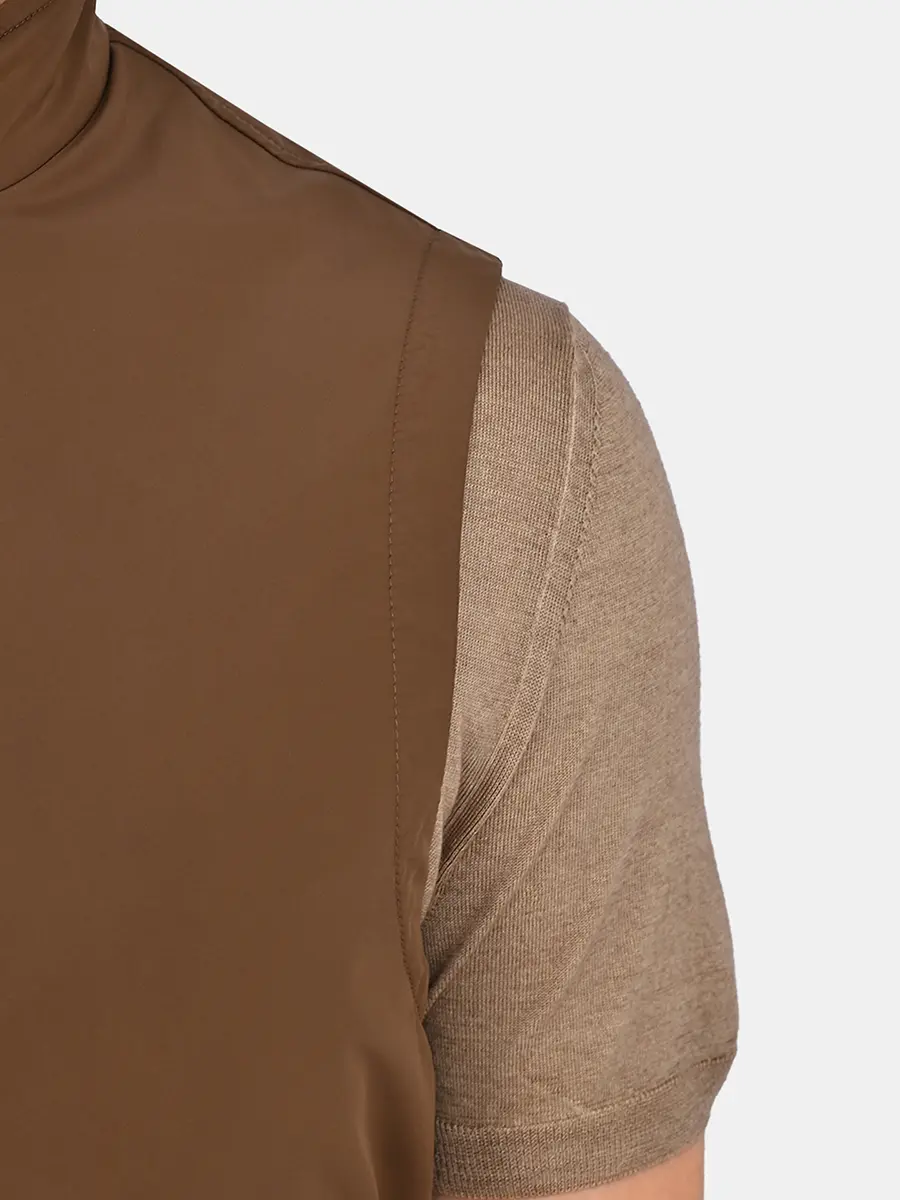 Жилет однотонный