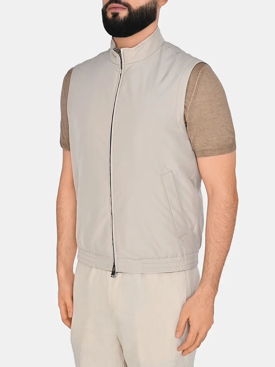 Жилет однотонный