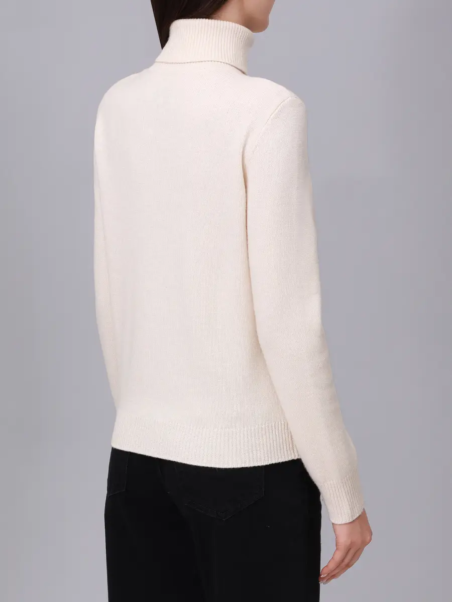 Свитер вязаный