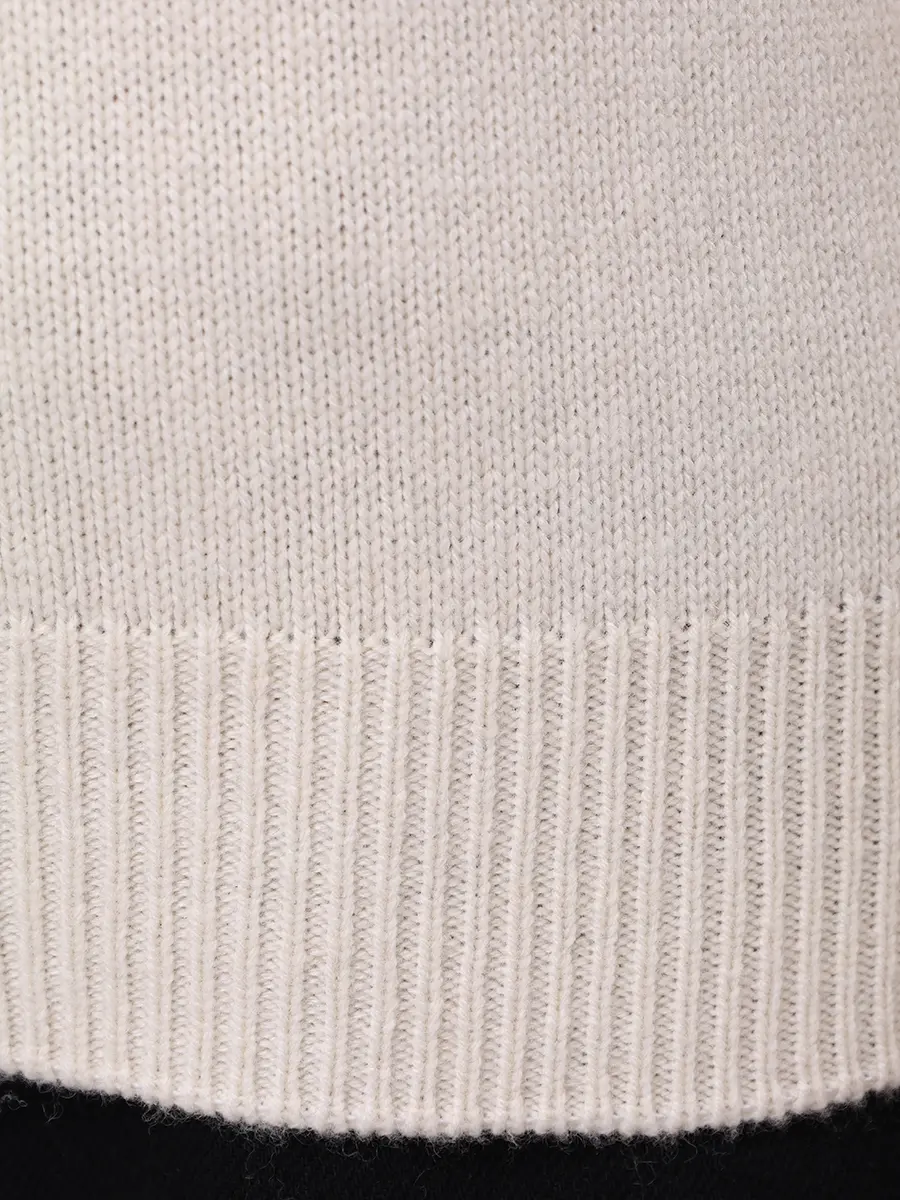 Свитер вязаный