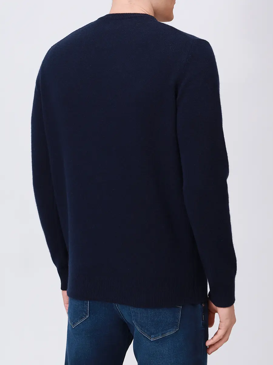 Джемпер с вышивкой