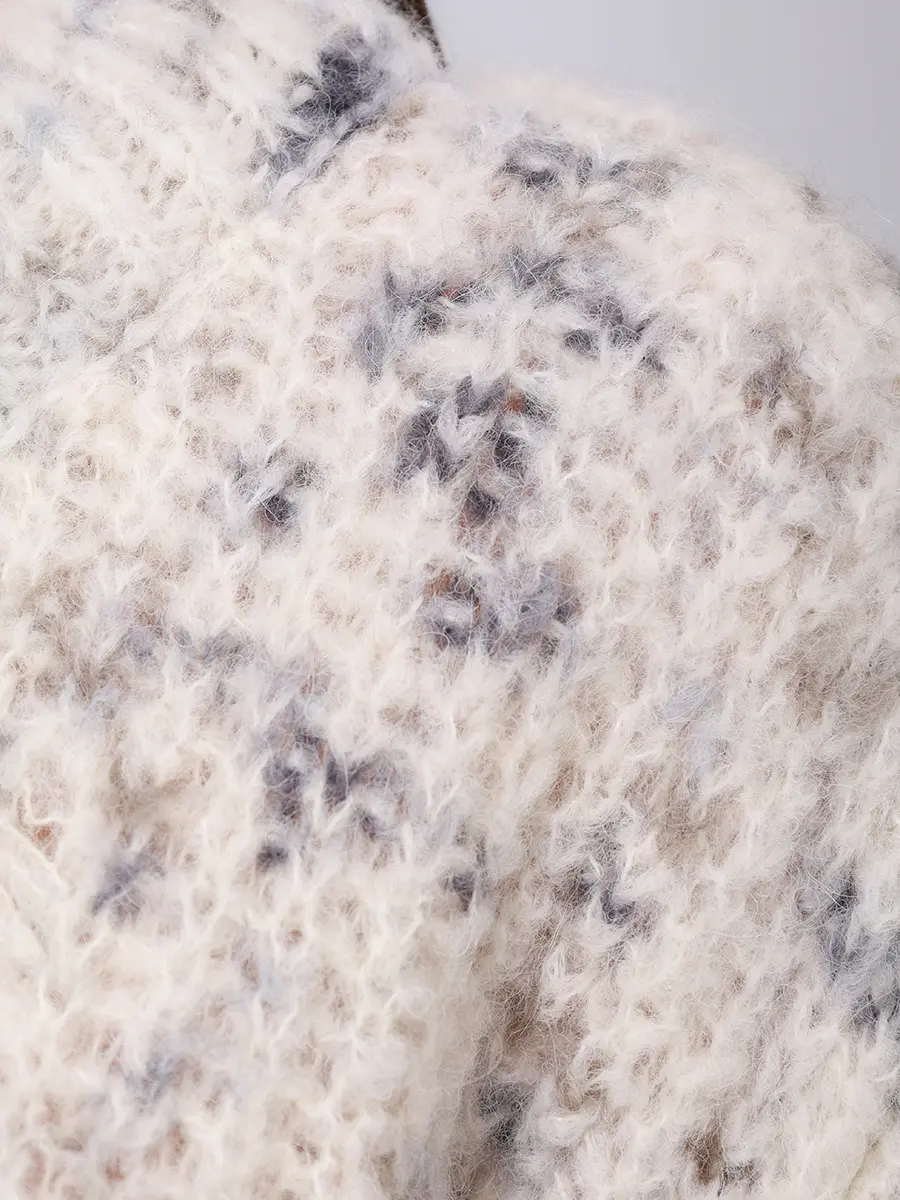 Свитер шерстяной