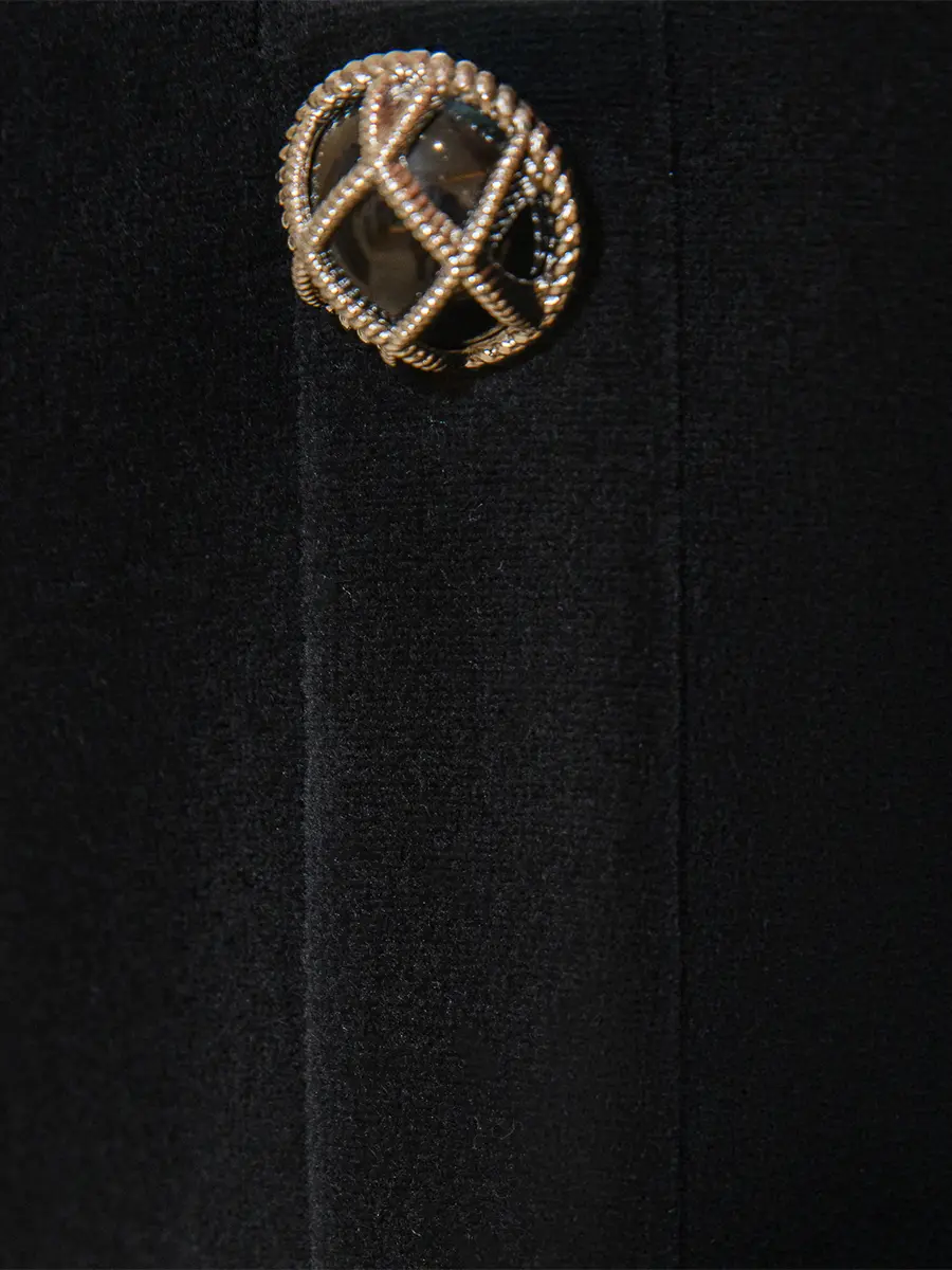 Платье бархатное с перьями