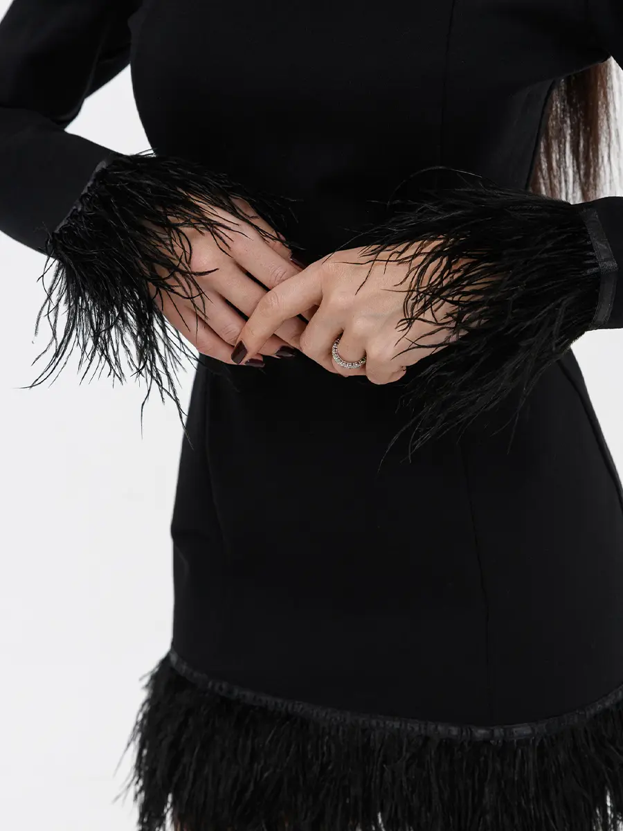 Платье из вискозы с перьями