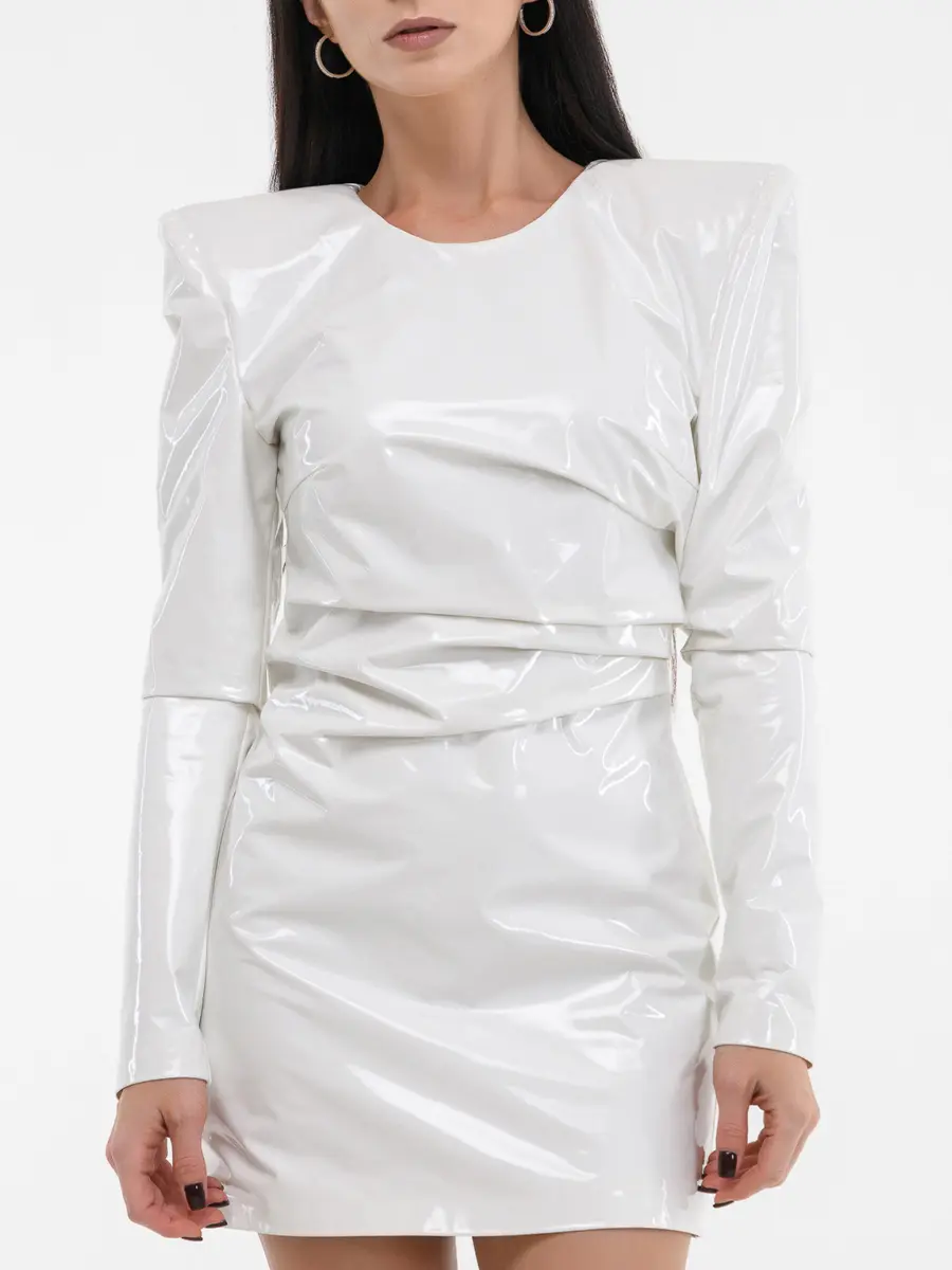 Платье лакированное