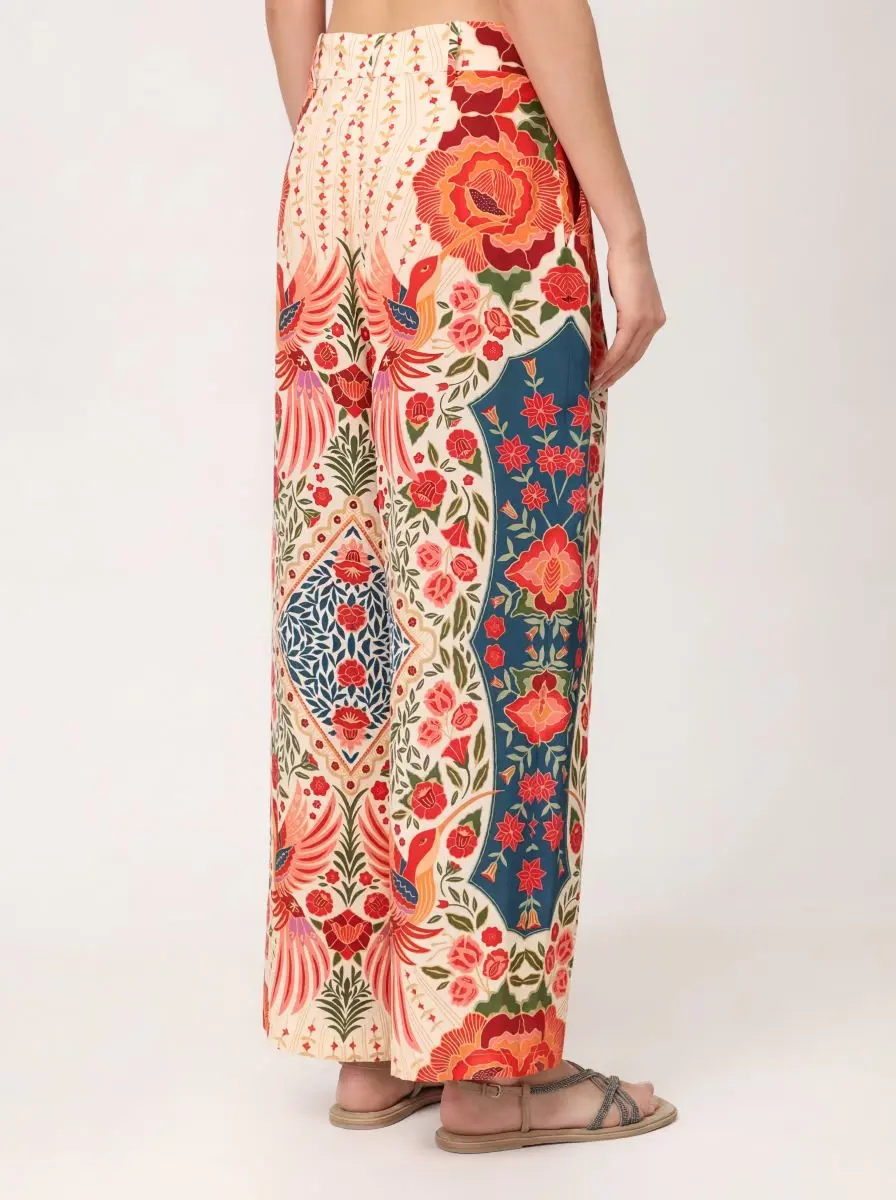 Костюм шелковый