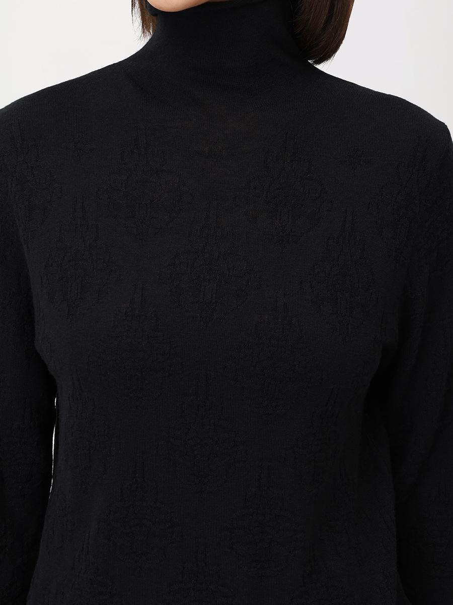 Свитер шерстяной