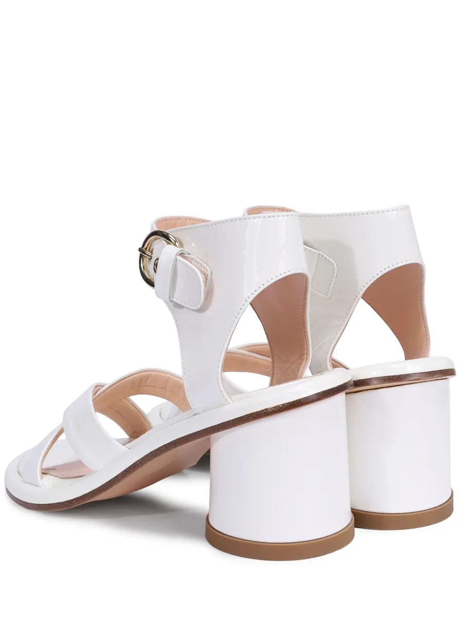 Босоножки кожаные