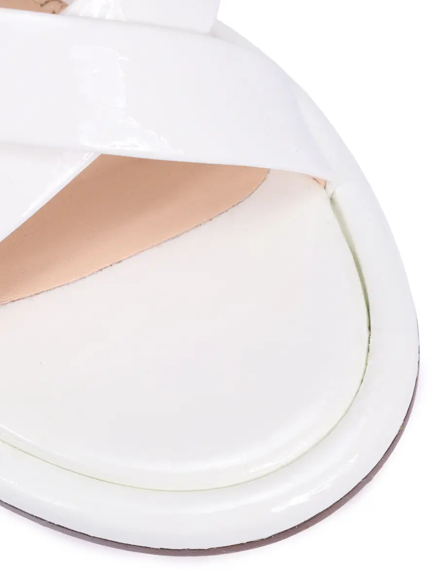 Босоножки кожаные