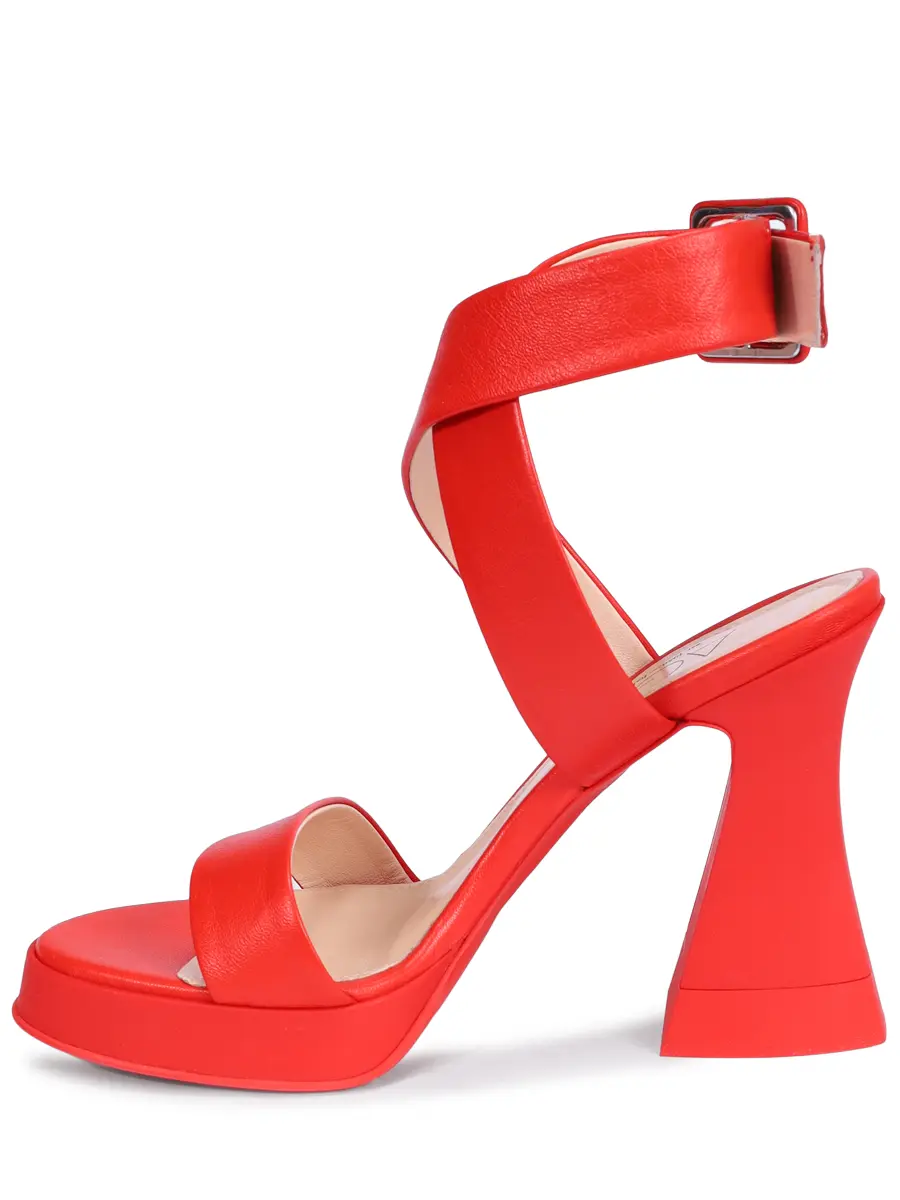 Босоножки кожаные