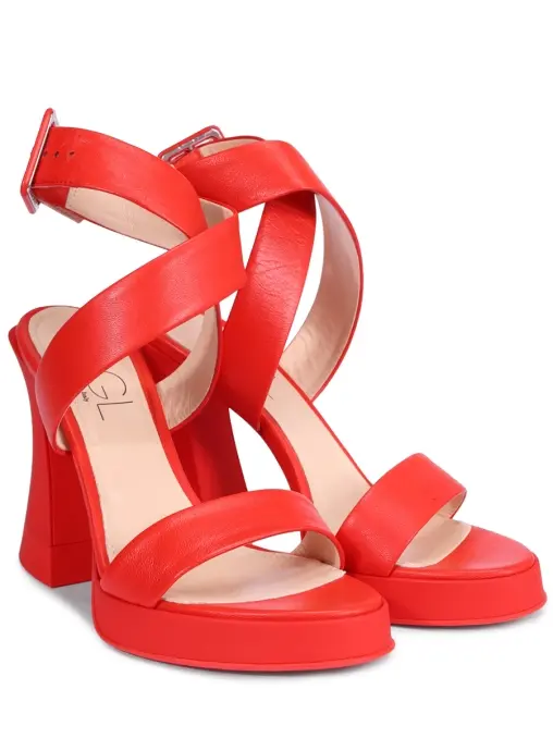 Босоножки кожаные AGL