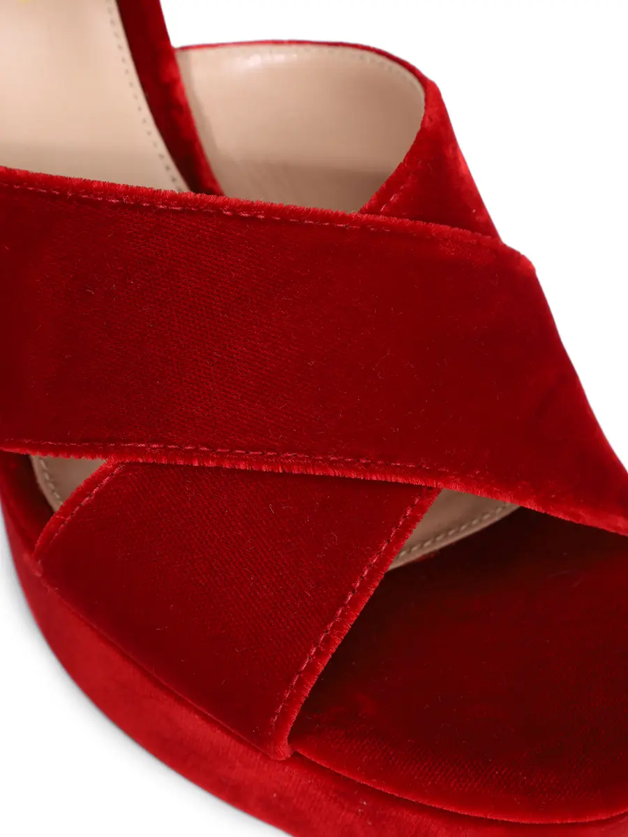 Босоножки однотонные