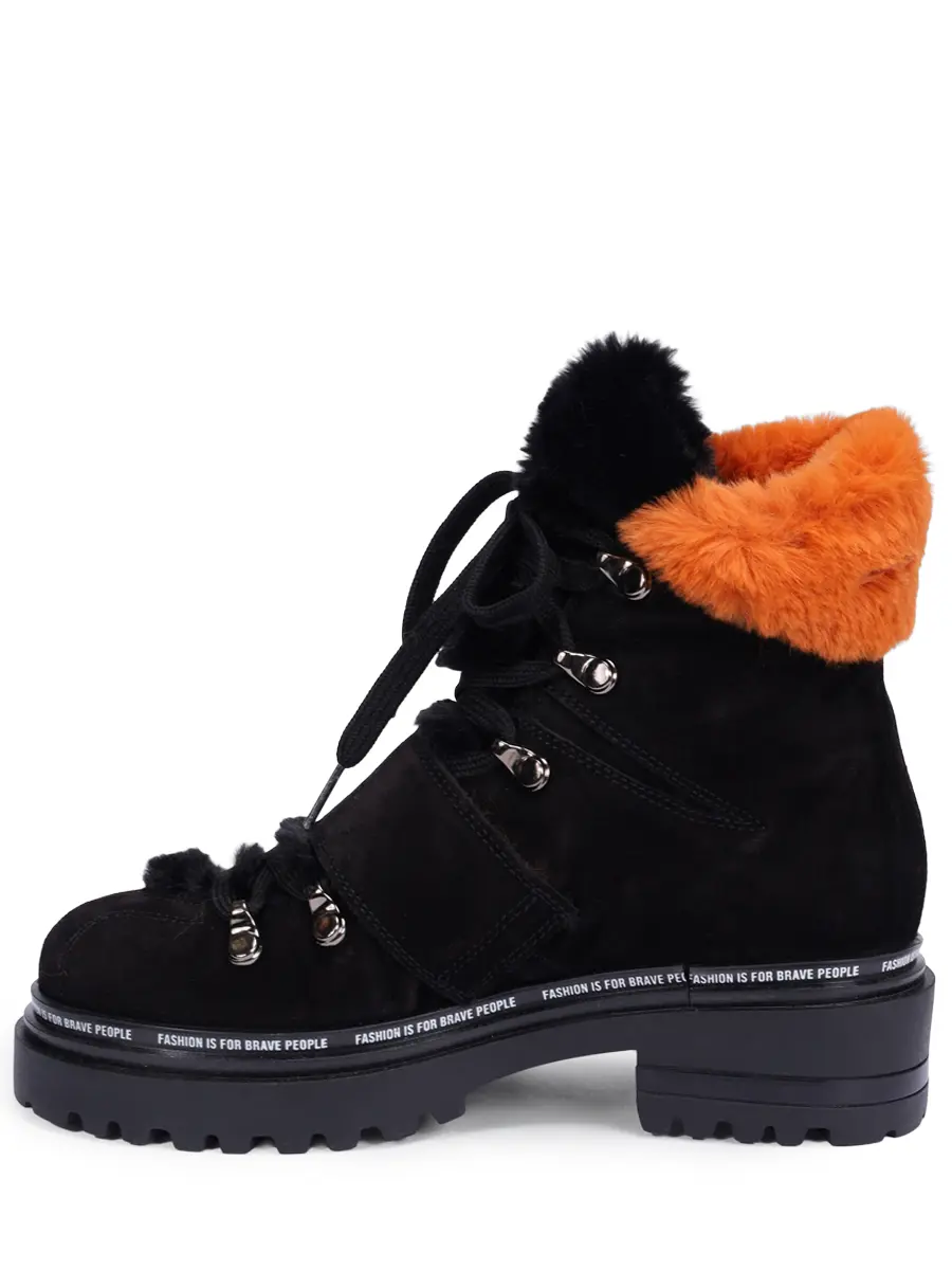 Ботинки из замши