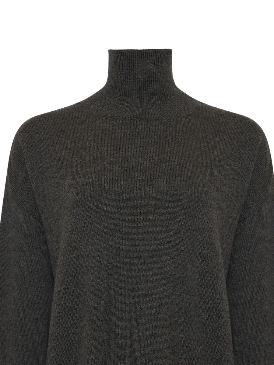 Свитер шерстяной