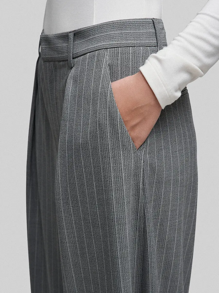 Брюки в полоску