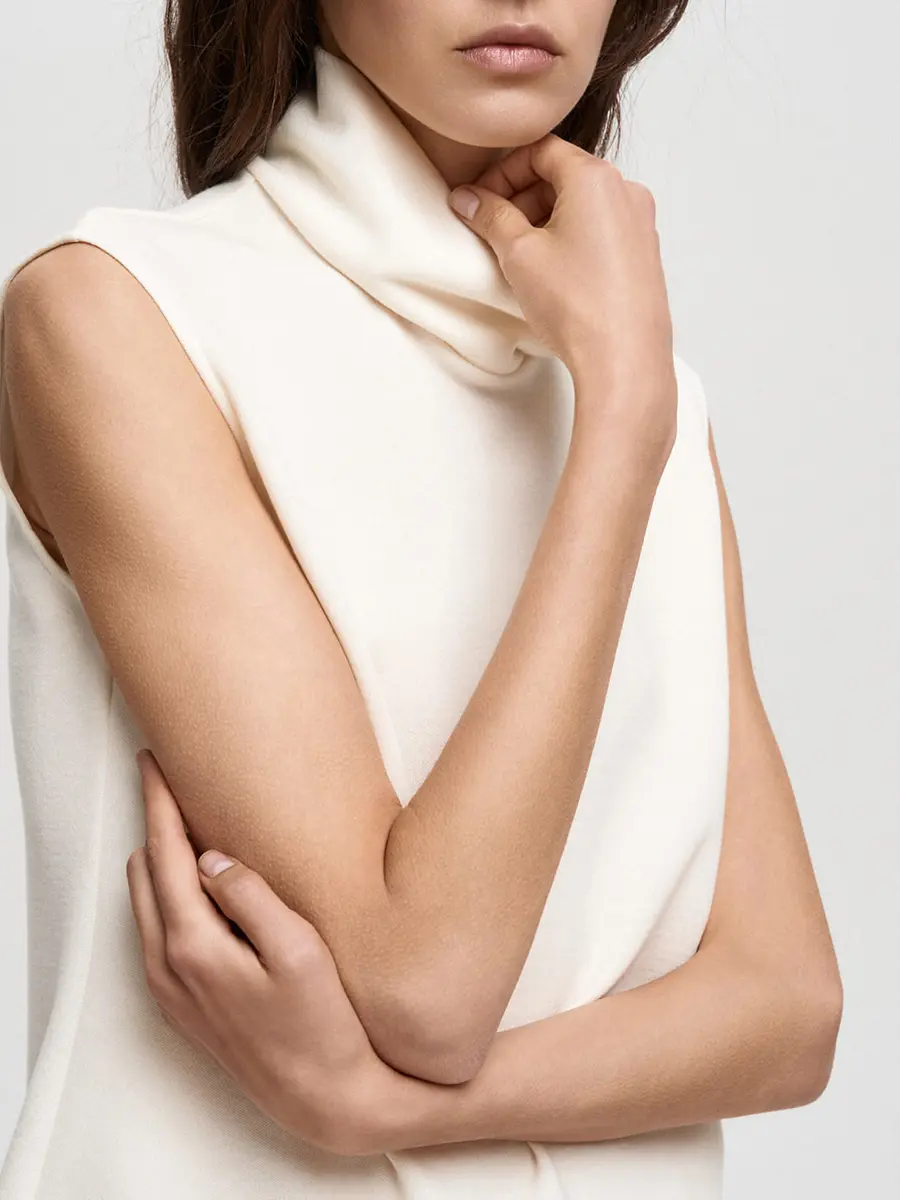 Джемпер без рукавов