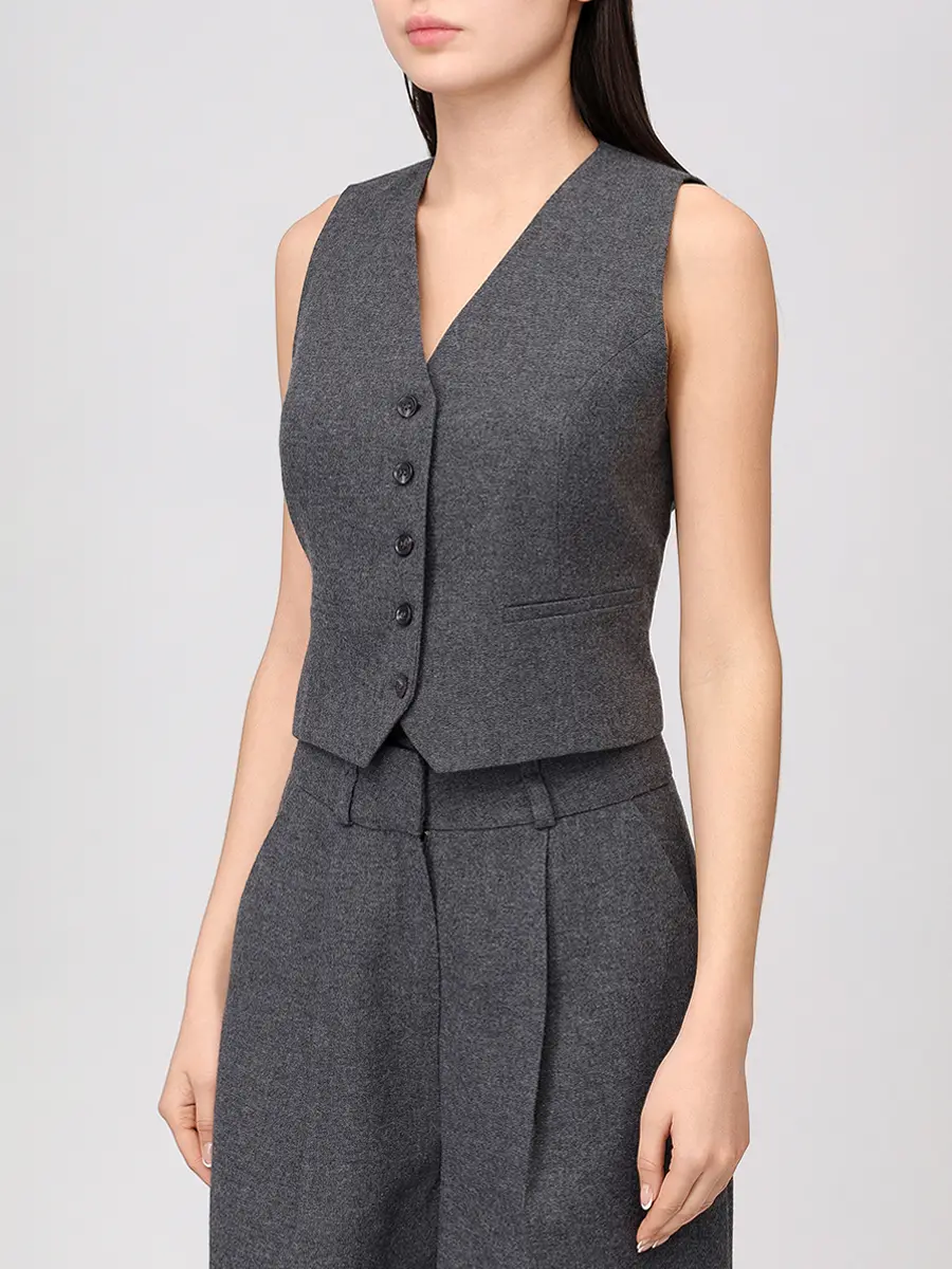 Жилет однотонный