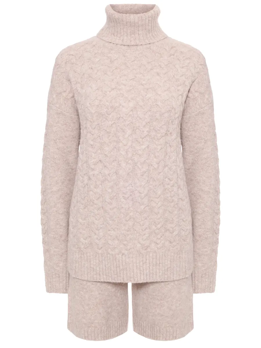 Костюм однотонный