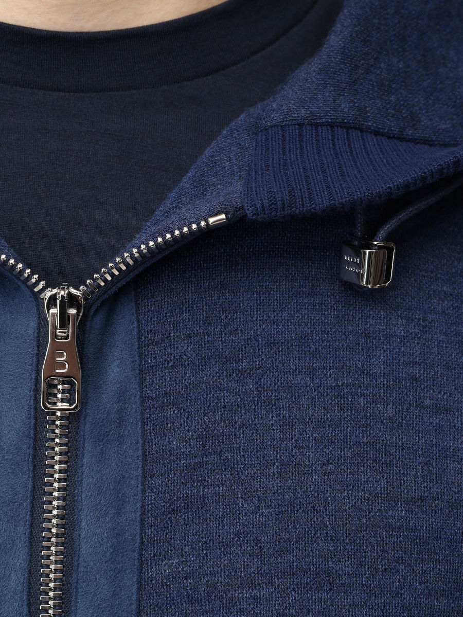 Костюм изо льна и шерсти