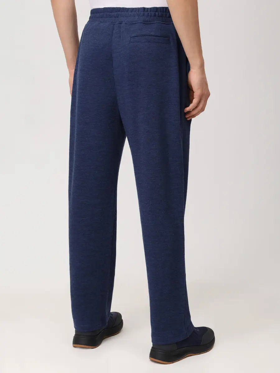 Костюм изо льна и шерсти