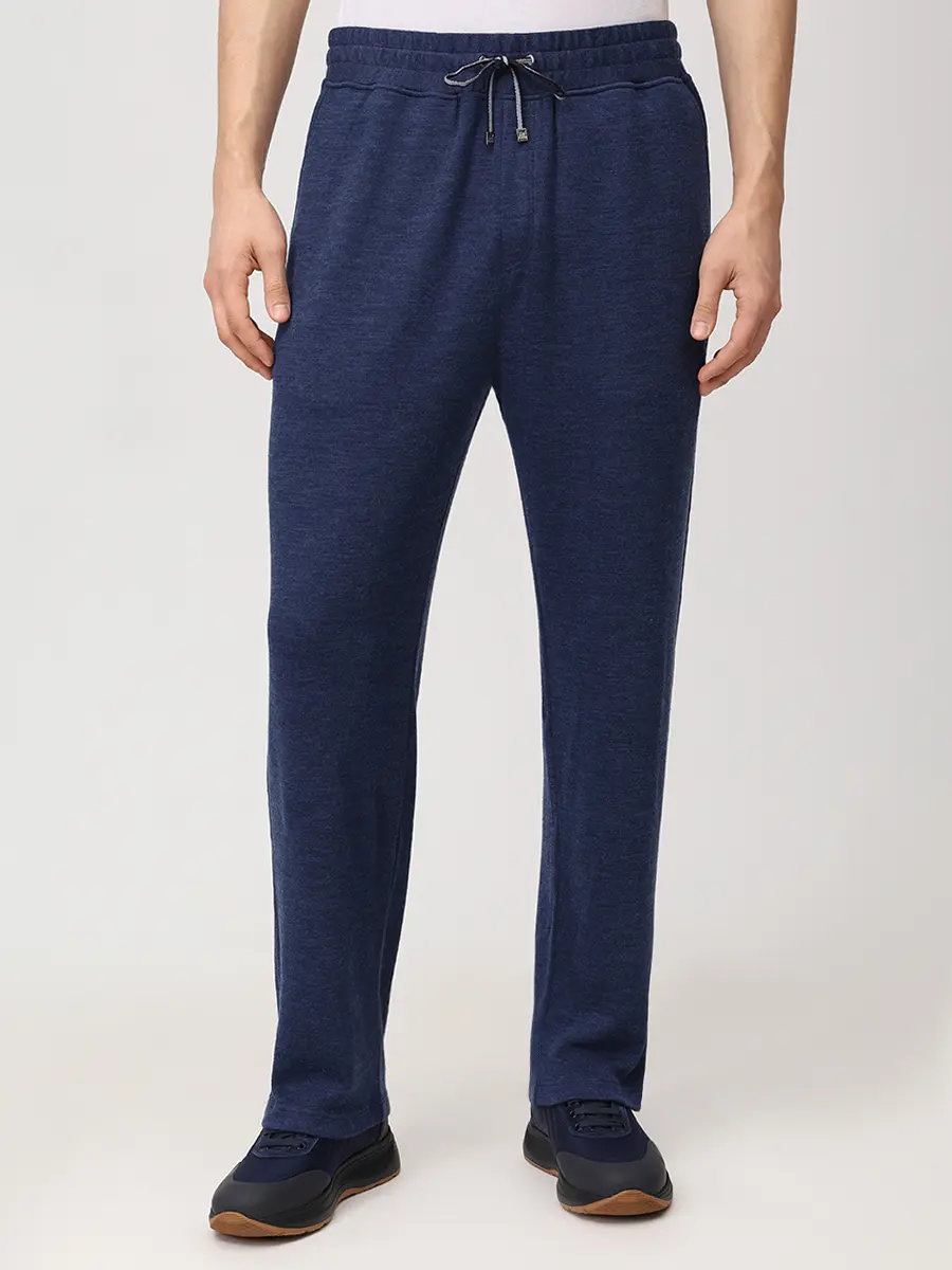 Костюм изо льна и шерсти