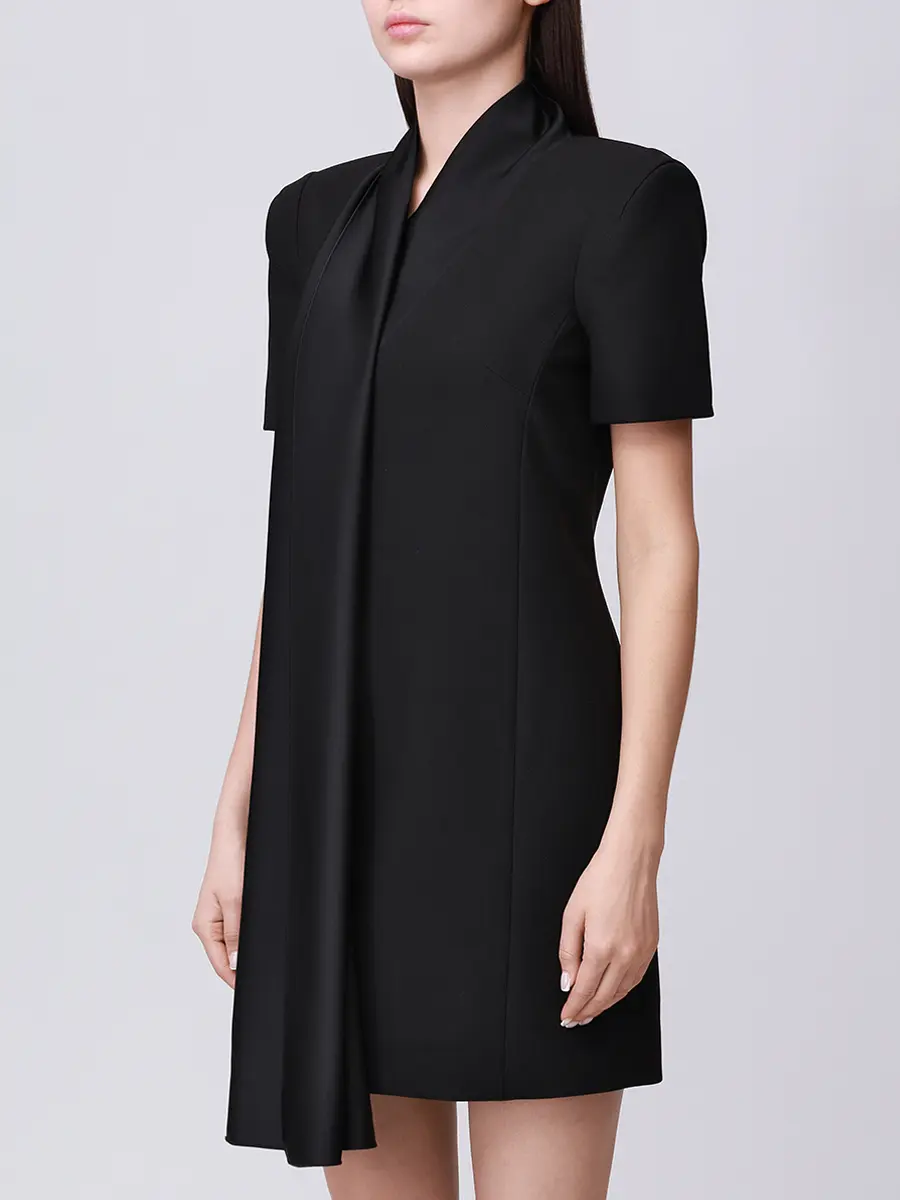 Платье с шелковым шарфом