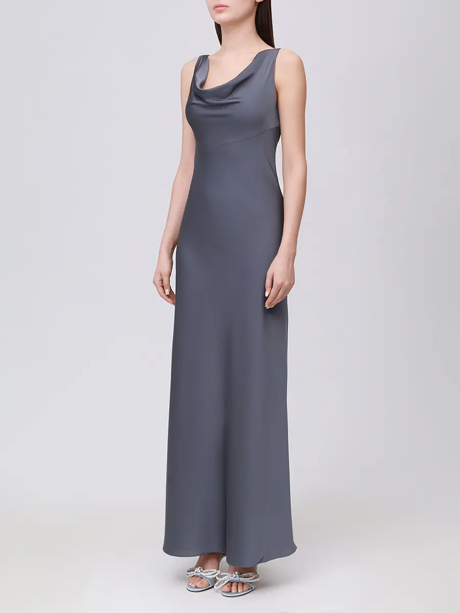 Платье с вырезом