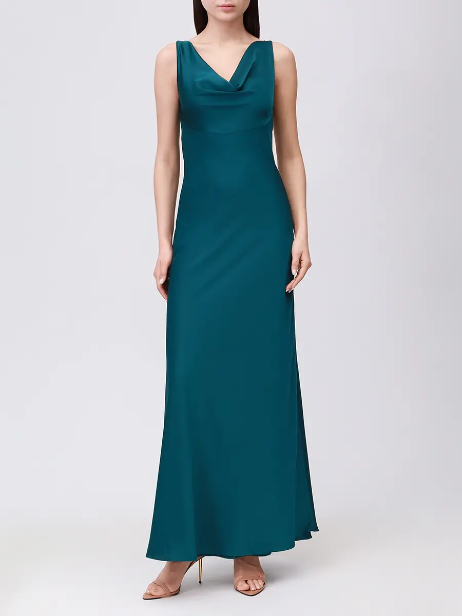 Платье с вырезом