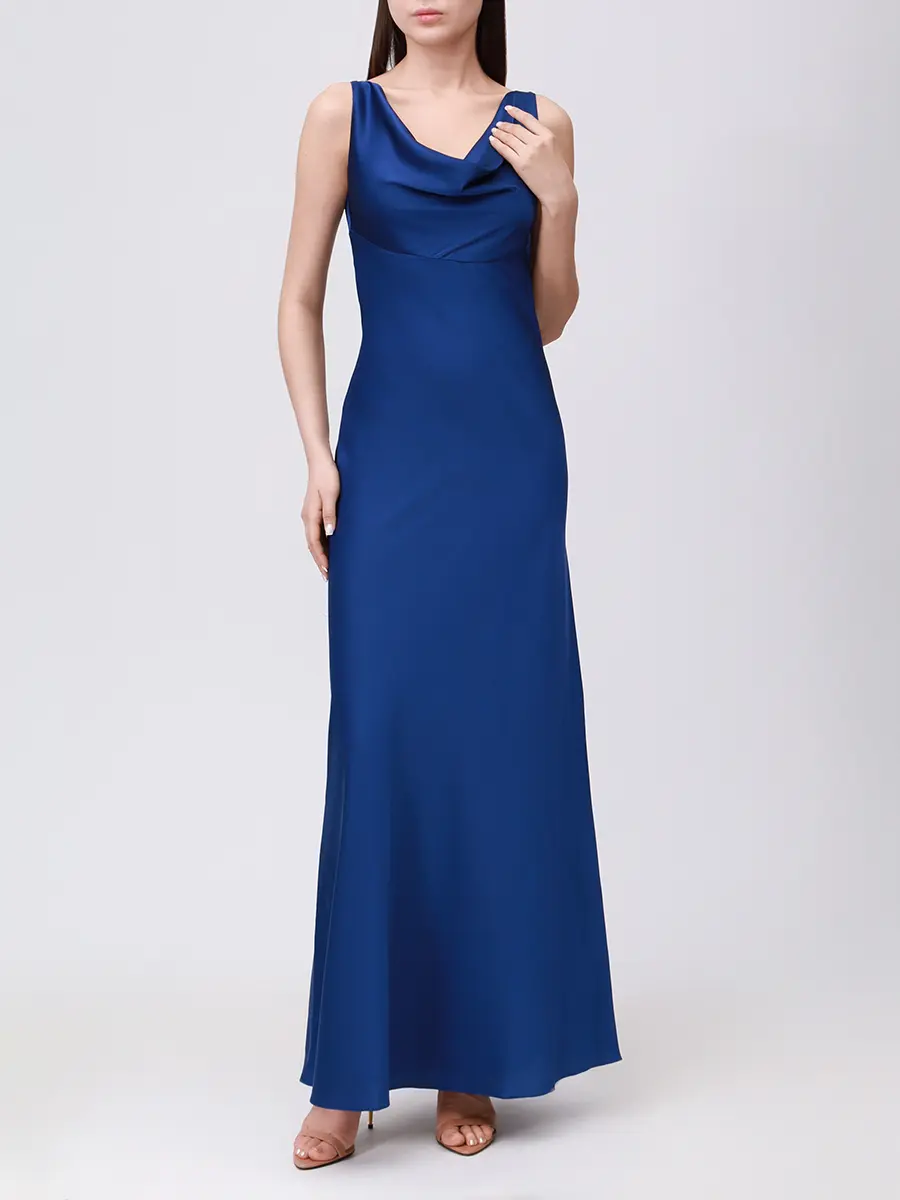 Платье с вырезом