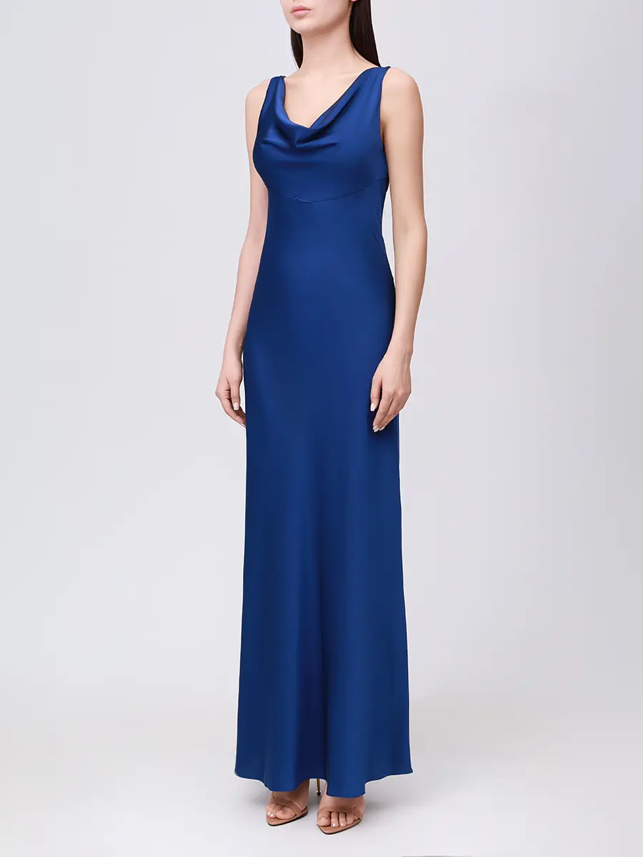 Платье с вырезом