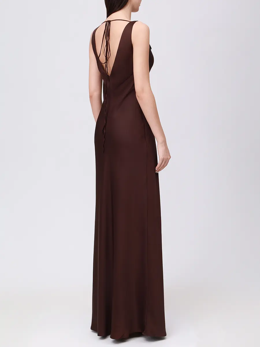 Платье с вырезом