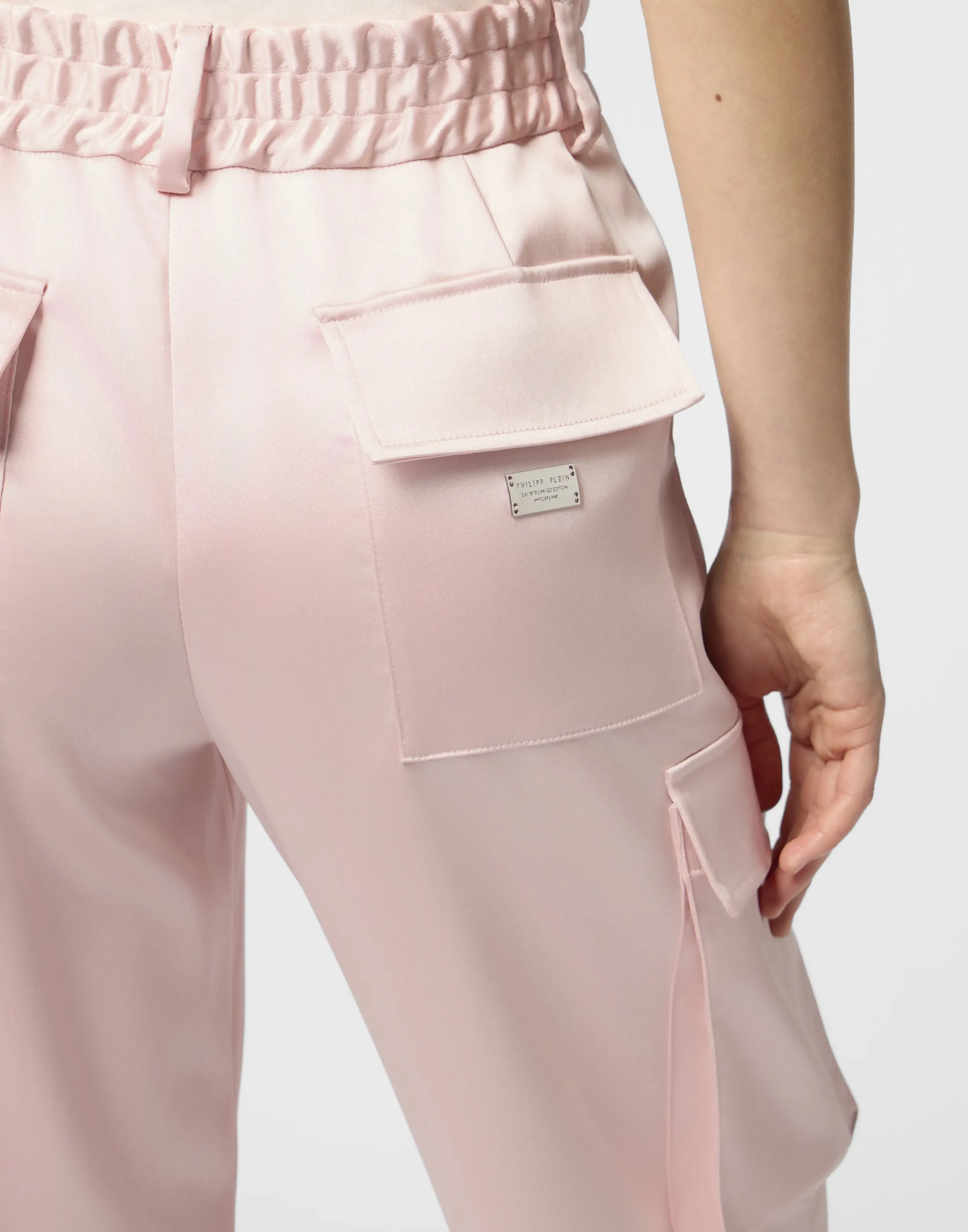 Брюки атласные