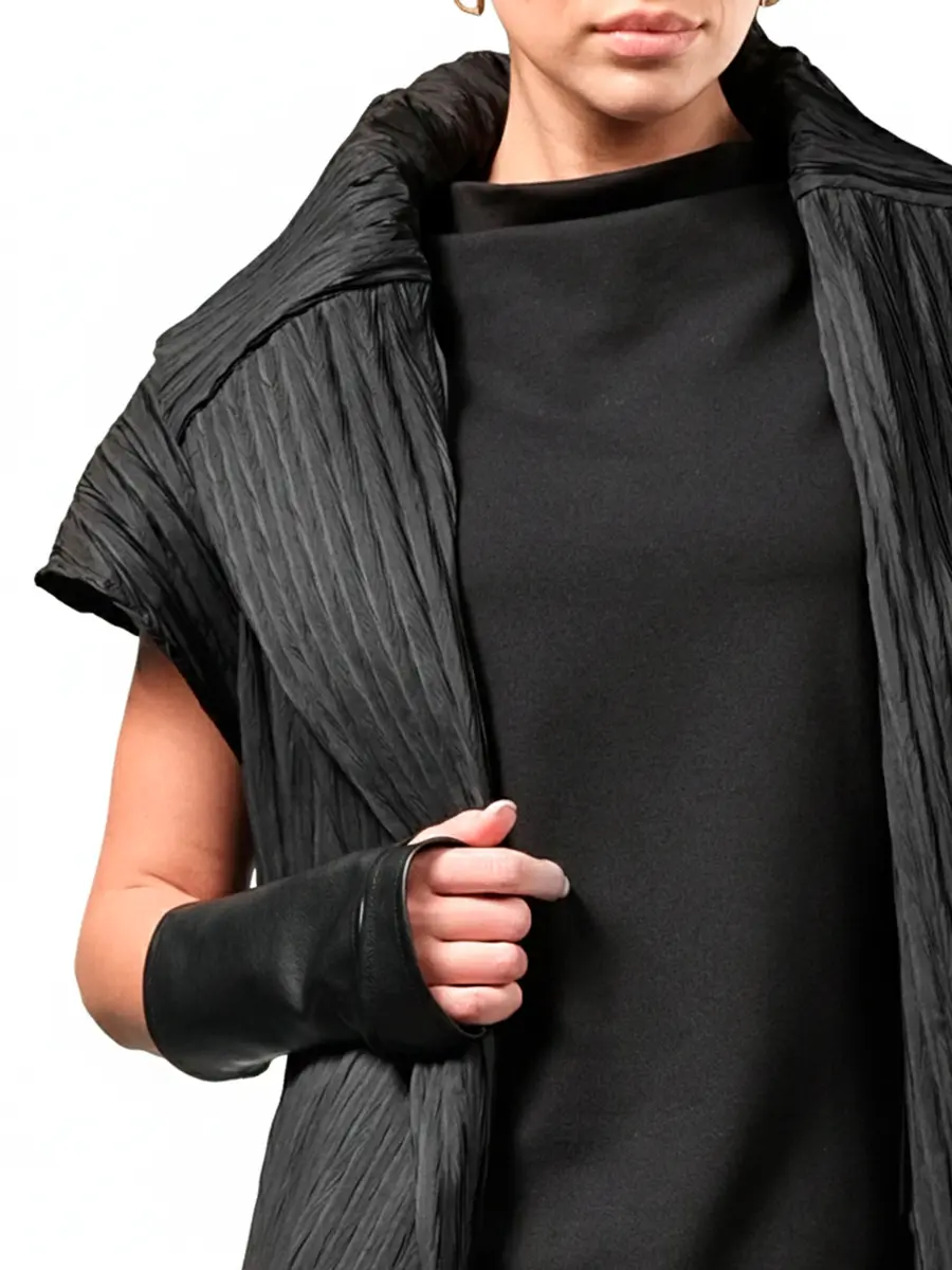 Жилет однотонный