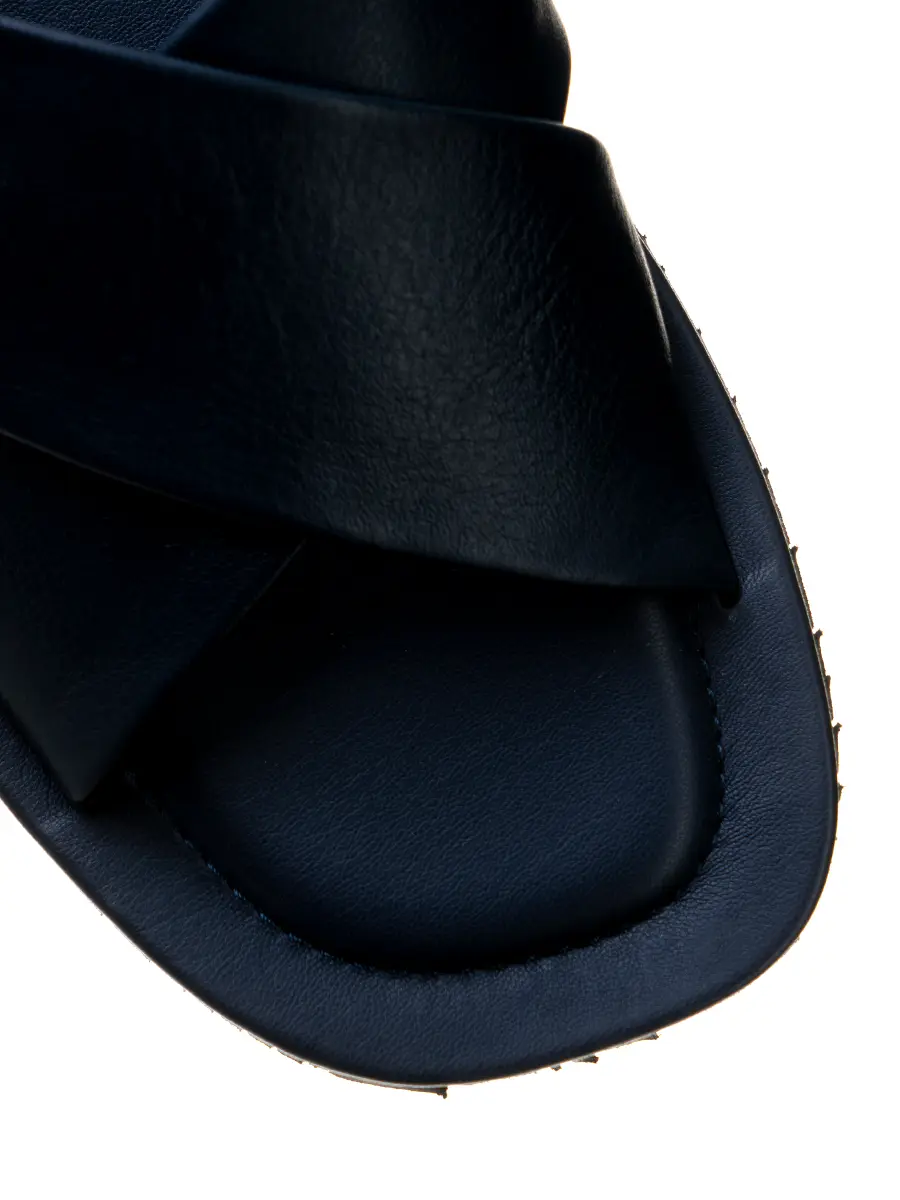 Шлепанцы кожаные